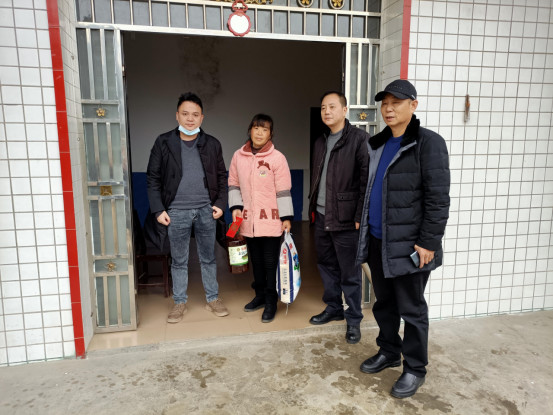 關于開展“萬企幫萬戶”扶貧行動春節(jié)走訪慰問活動